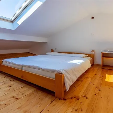 House With A Parking Space - 5523