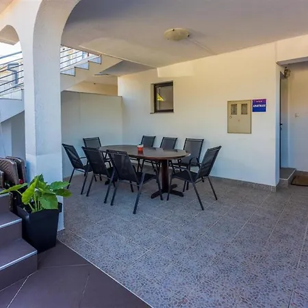 Holiday home House With A Parking Space - 5523 Novi Vinodolski