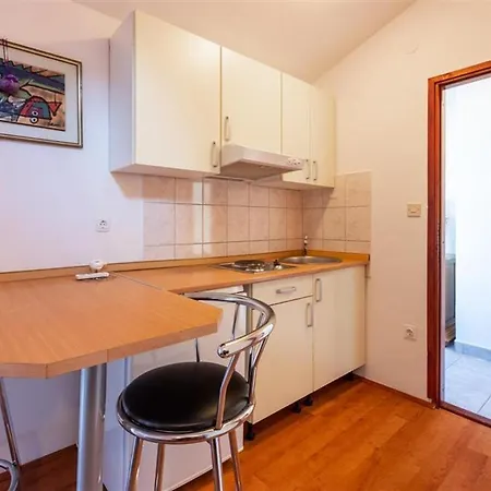 House With A Parking Space - 5523