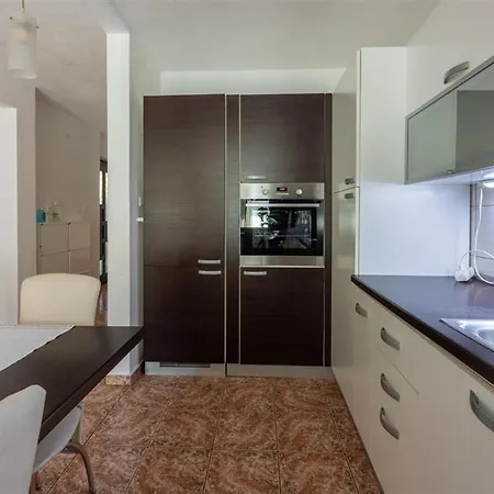 House With A Parking Space - 5523 Holiday home *