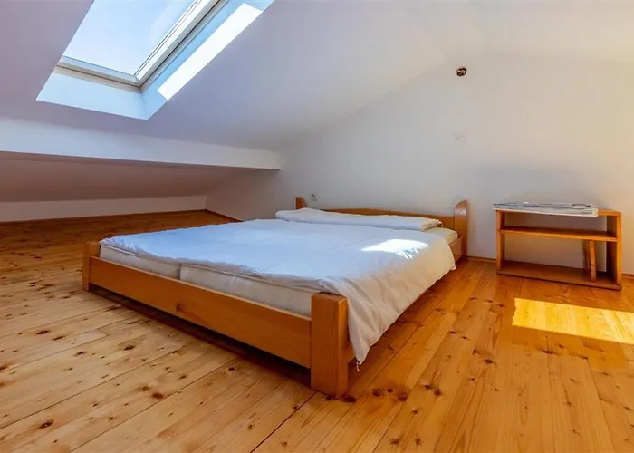 House With A Parking Space - 5523