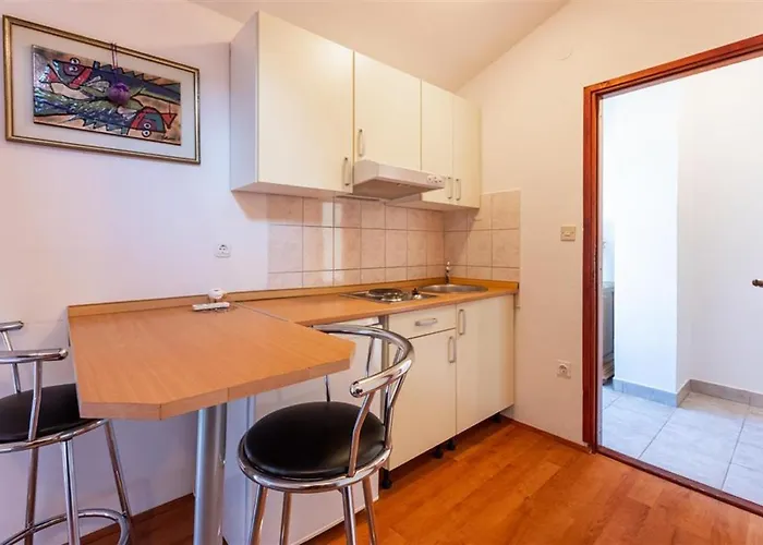 House With A Parking Space - 5523
